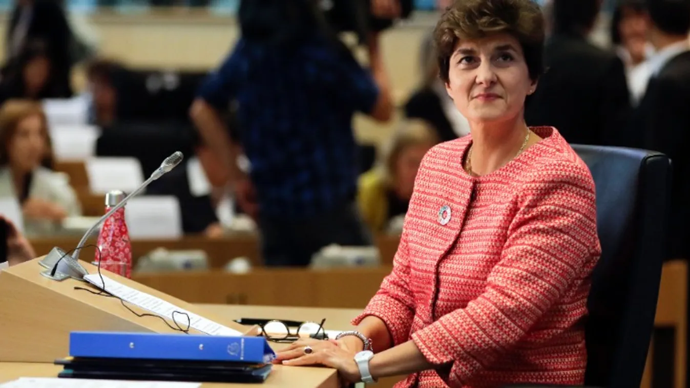 Vizsgálat indult a volt francia biztosjelölt ellen Párizsban