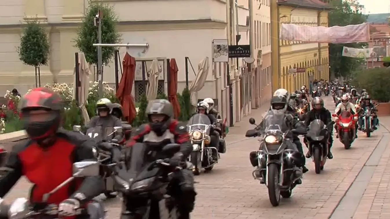 Napindító - Szombaton motorok zúgásától lesz hangos Pécs főtere