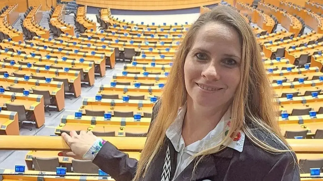 Botrány a Tisza Pártban: Magyar Péter pornósztár koordinátora az első sorban parádézik