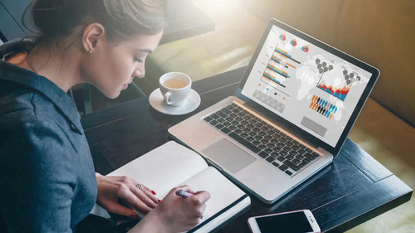 Mától online is oktathatnak a felnőttképzésben