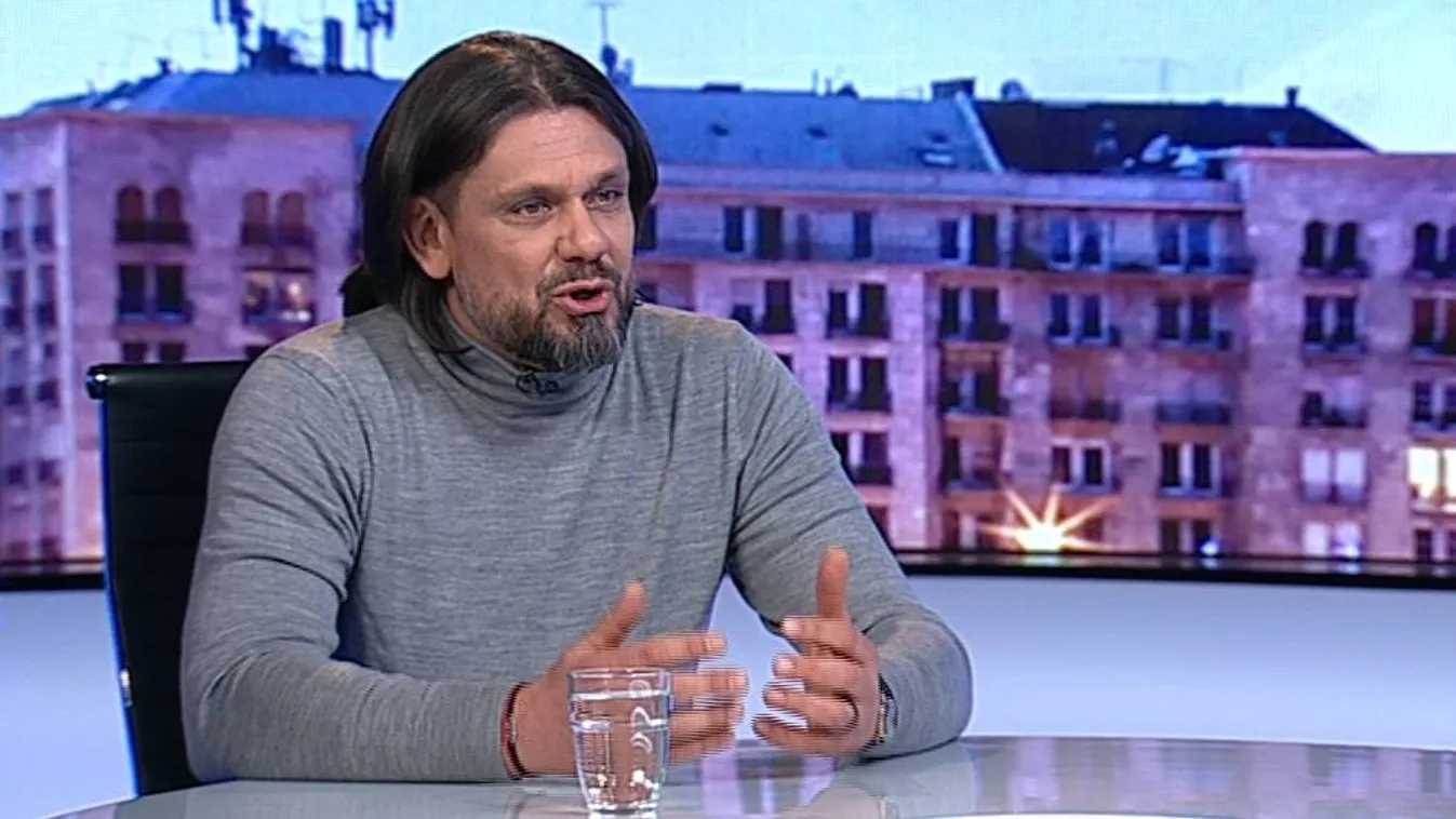 Deutsch Tamás: Ellenzéki politikus szelfibot nélkül nem hagyja el az otthonát