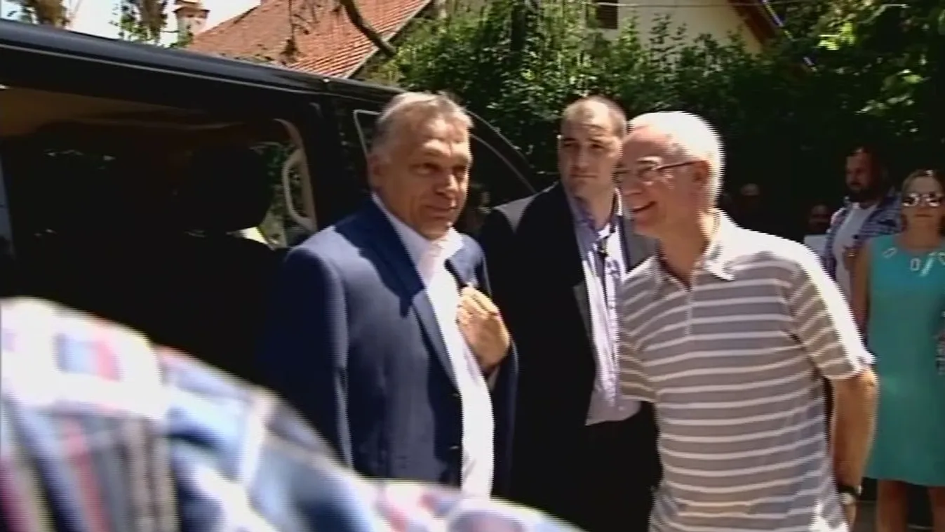 Testőrfal védte Orbánt a sajtótól