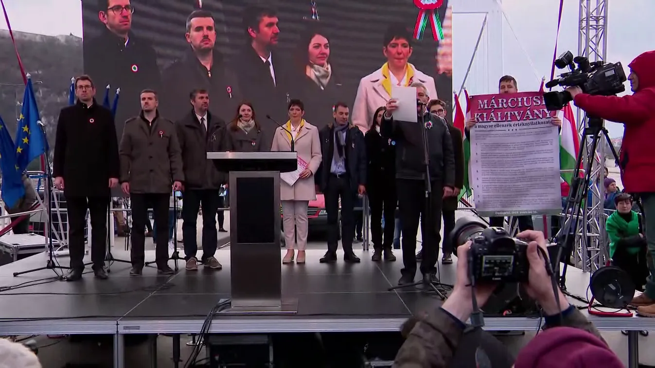 XXI. Század Intézet: lendületben a jobboldal, romokban a baloldal