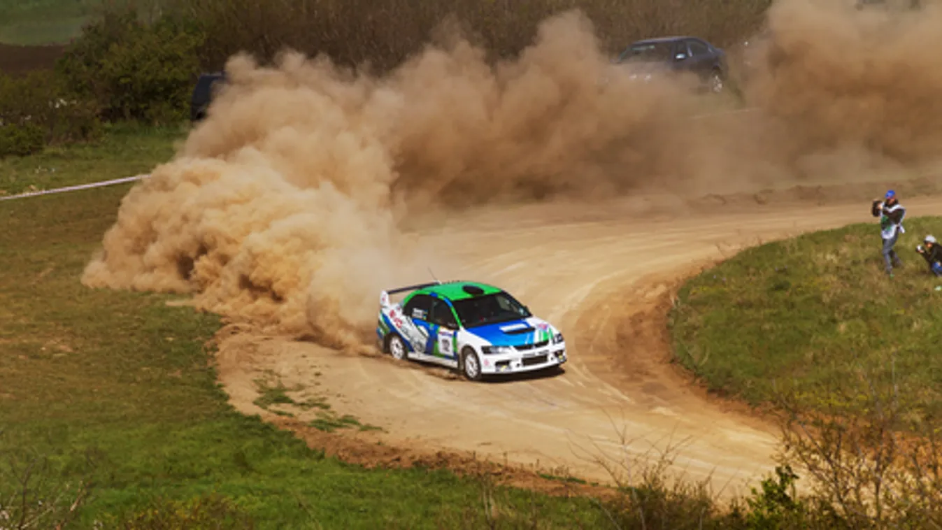 Forgalomkorlátozások lesznek vasárnap Nógrád megyében autóverseny miatt