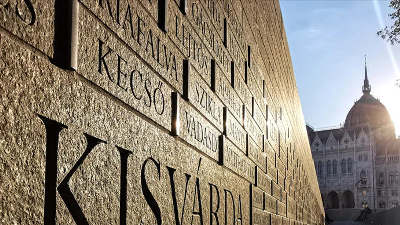 Trianoni emlékmű: avatás huszadikán