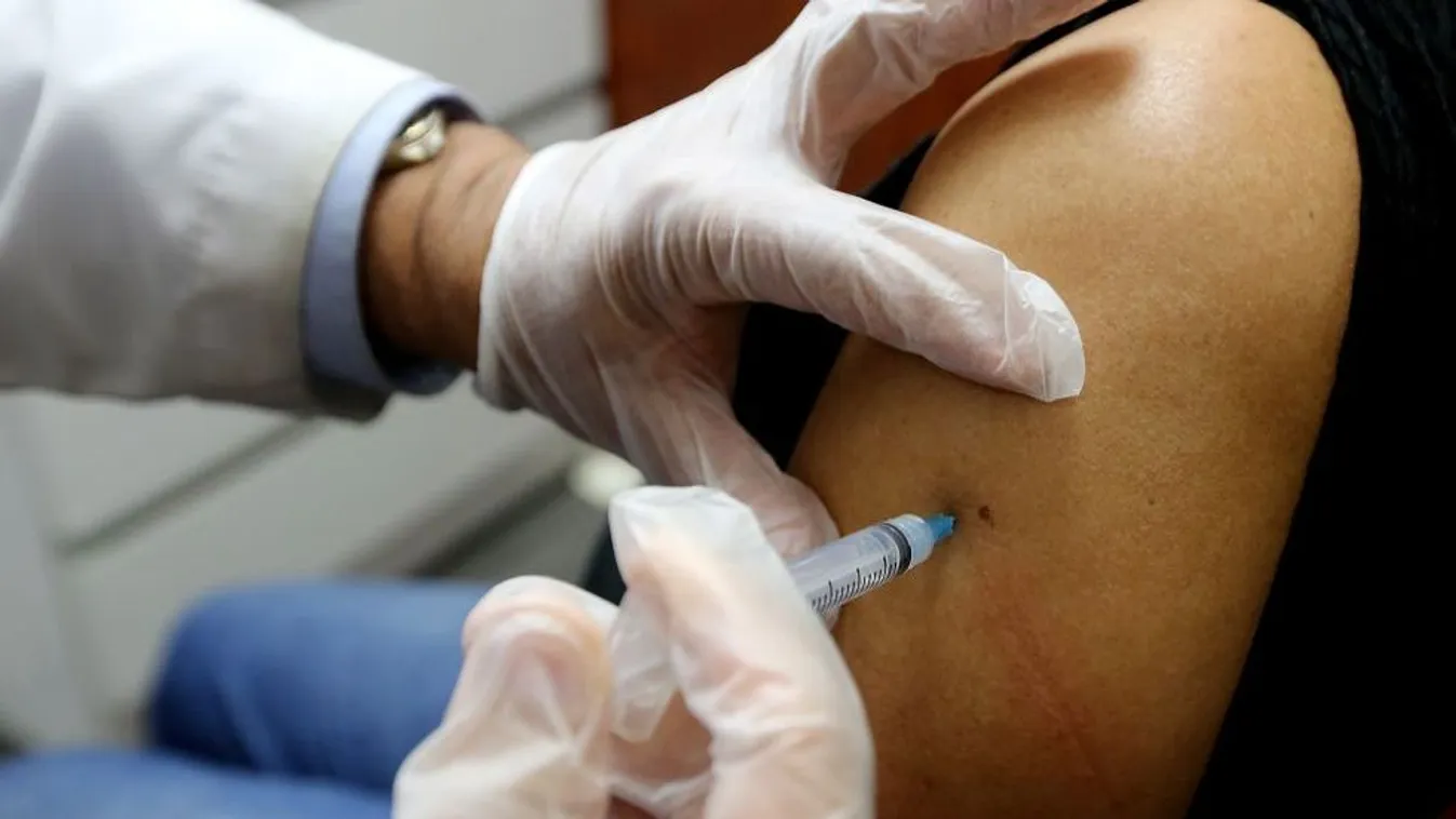 Már több mint 10 millió Pfizer-vakcinát kötött le Magyarország