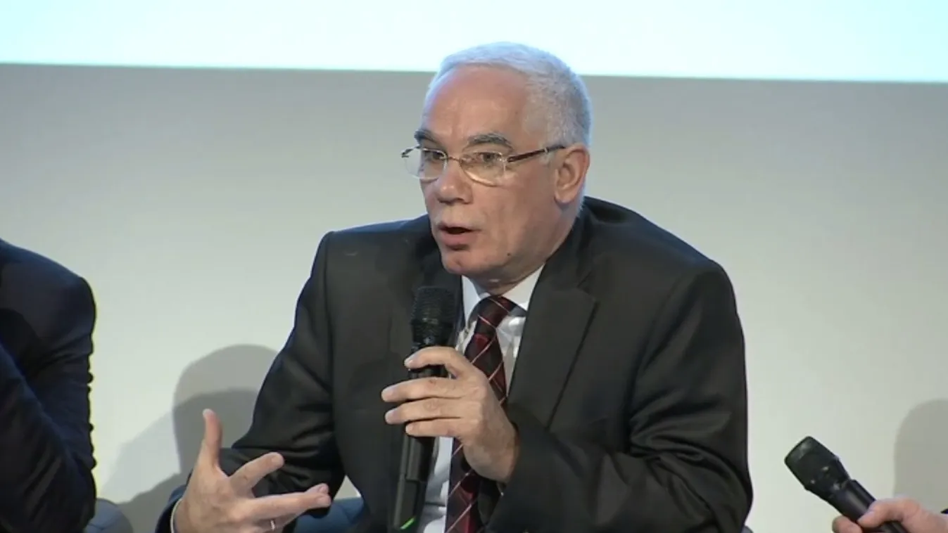 Balog Zoltán a brüsszeli bürokratákat méltatta Brüsszelben