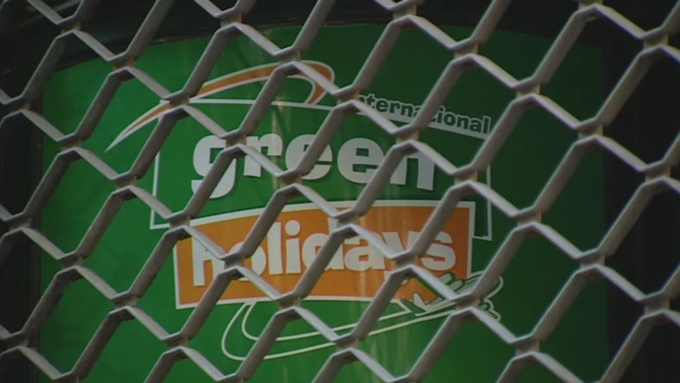 Tüntetnek a Green Holidays károsultjai