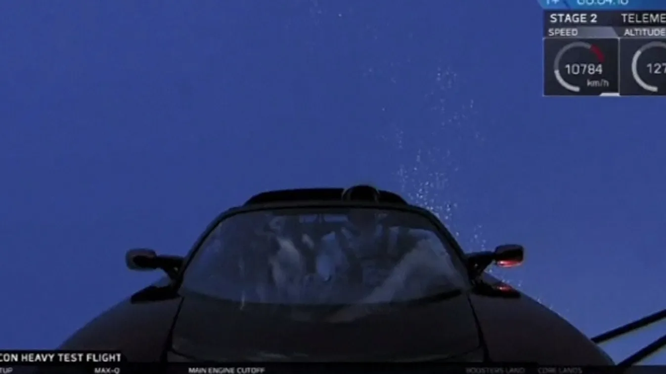 Elon Musk fellőtte egy Tesláját az űrbe