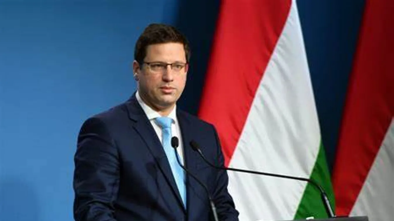 Gulyás Gergely: 480 forintra csökkenti a kormány november 15-től a benzinárat