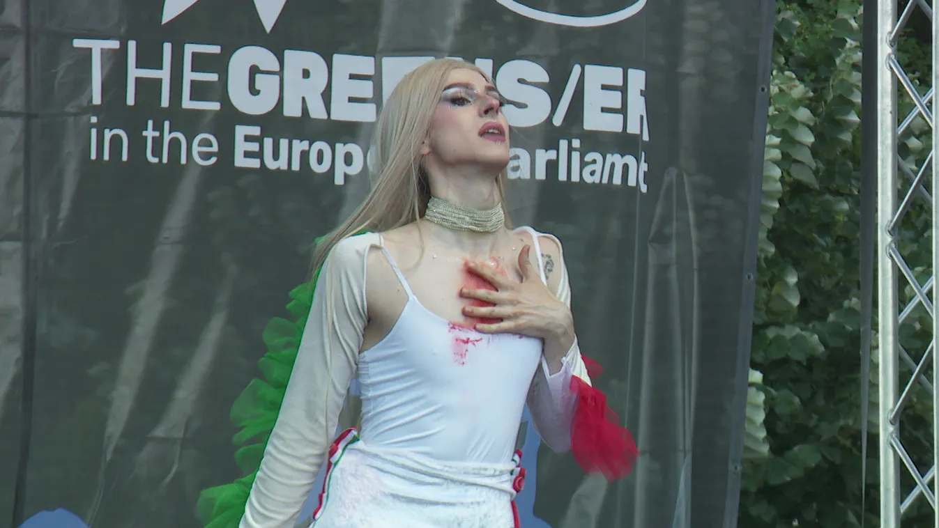 A pride-on vonagló drag queen nem bánná, ha megcirógatnák a mellszőrzetét + videó