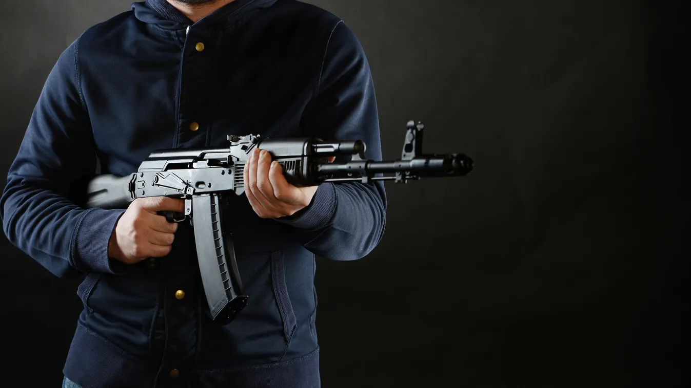 Az al-Shabaab harcosai sokakat megöltek egy szomáliai kikötőváros szállodájában