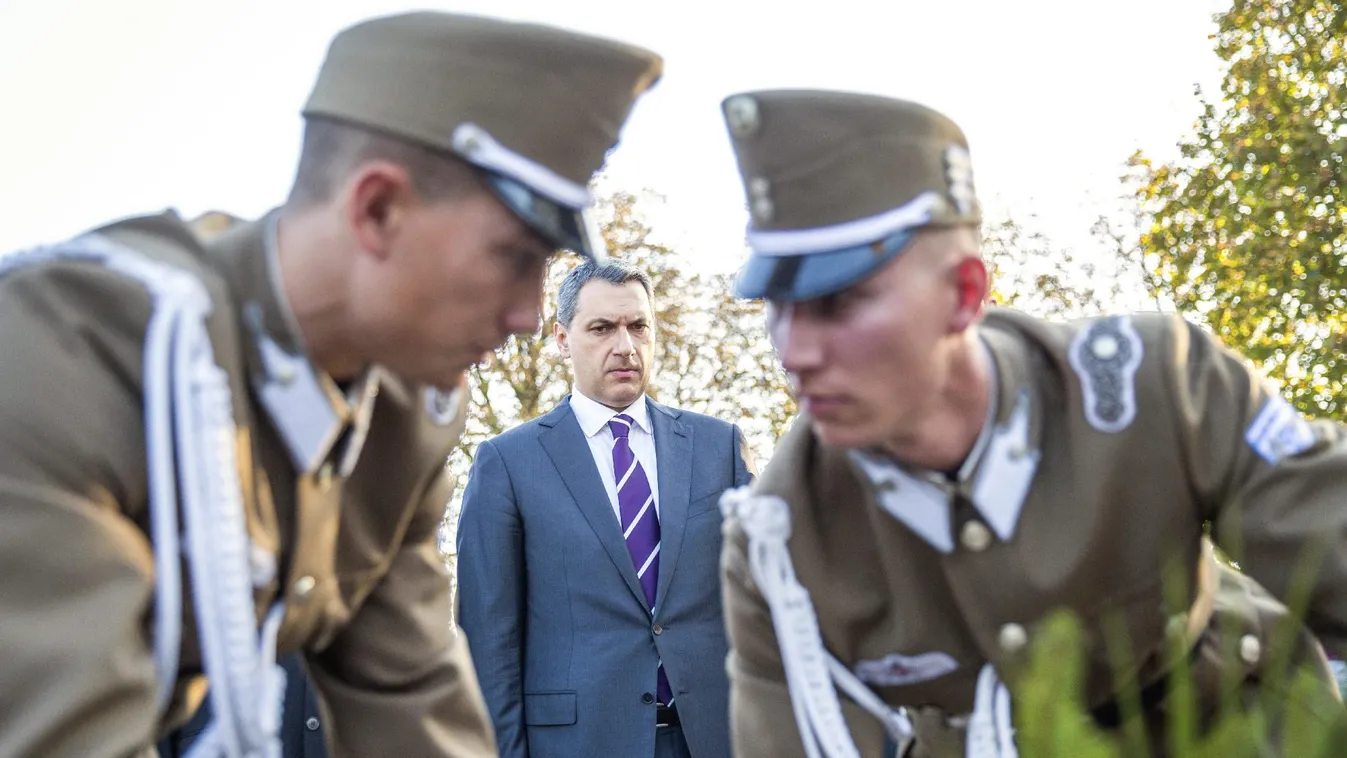 Lázár: Erős nemzet születhetett volna újjá