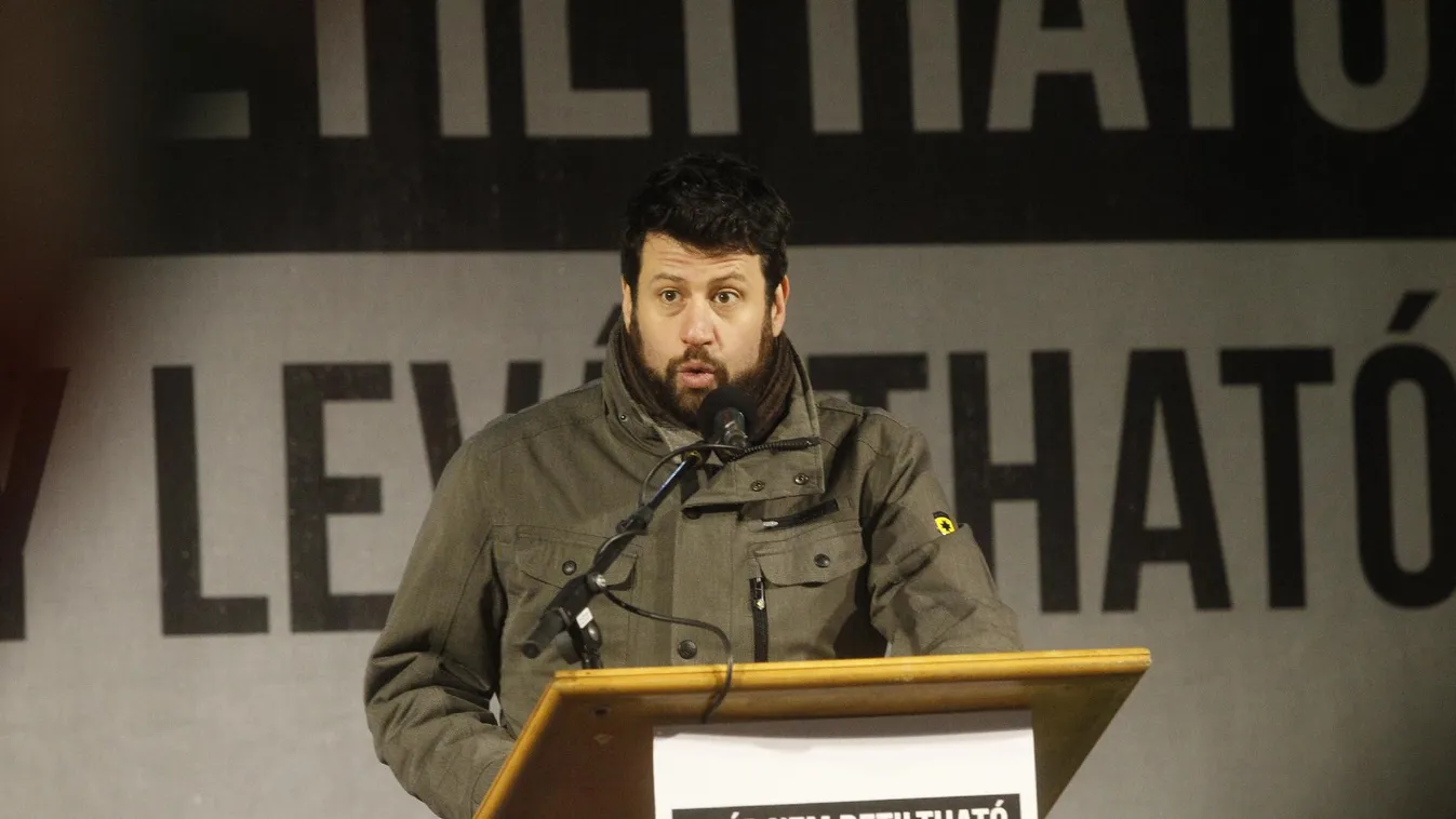 Puzsér és a Momentum is szóba kerül