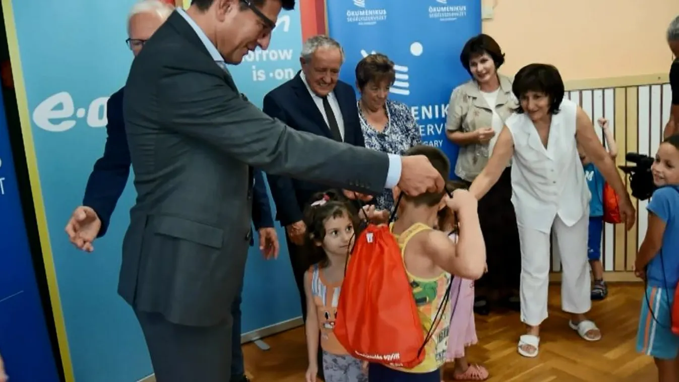 Ötszáz óvodakezdő kap 10 ezer forint értékű tanévkezdő csomagot