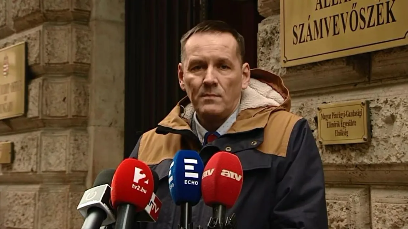 Fideszes vonalvezetővel adta át észrevételeit a Jobbik az ÁSZ-nak