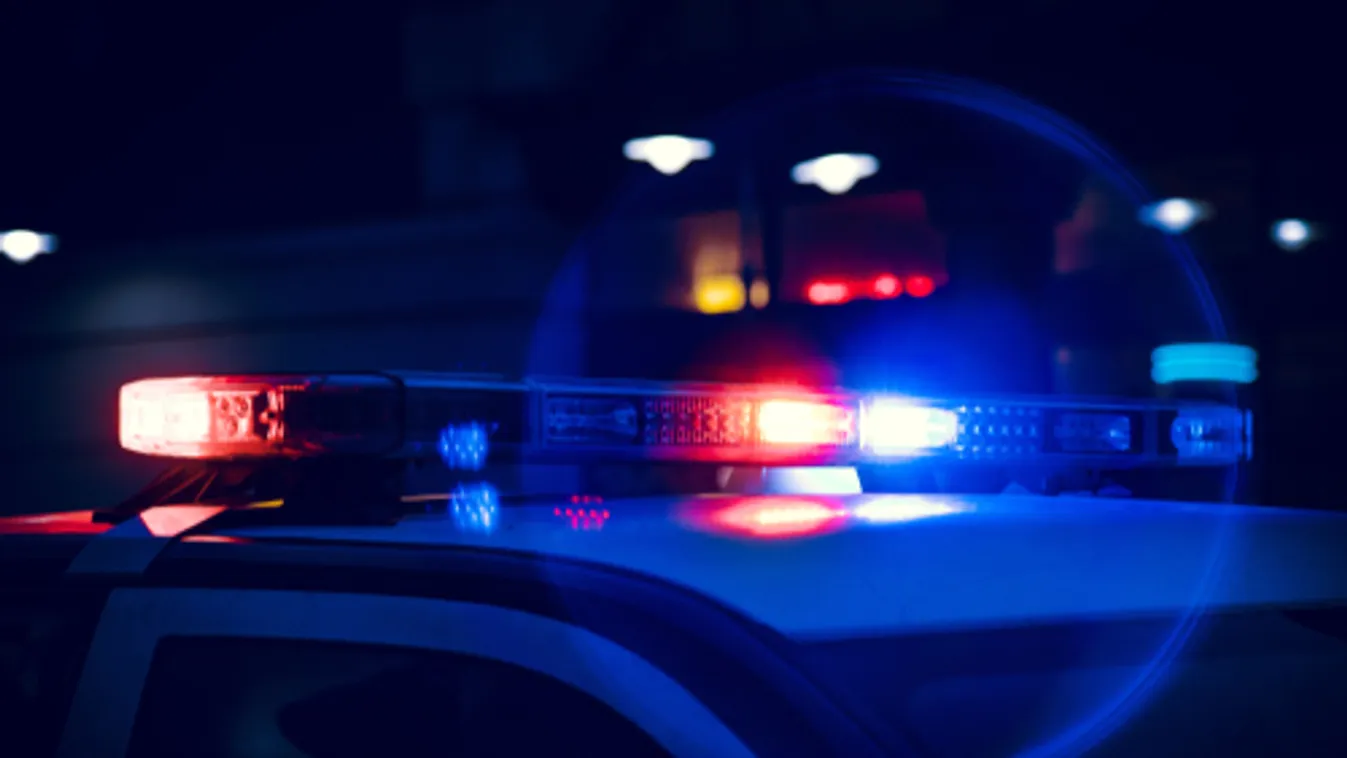 Elsírták magukat a rendőrök, amikor meglátták a 4 kicsi gyereket a lakásban