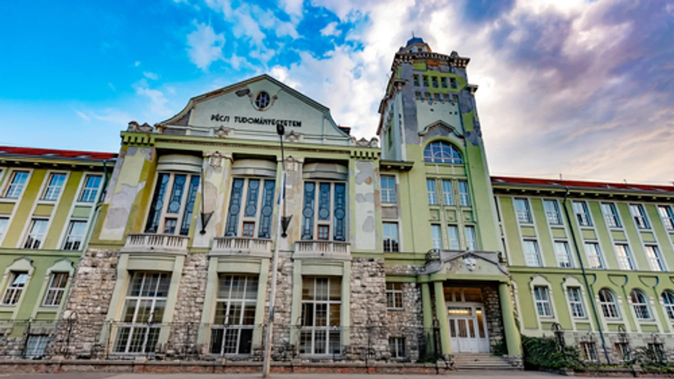 A Pécsi Tudományegyetem állami fenntartásból való kikerülése ellen tiltakozik az LMP