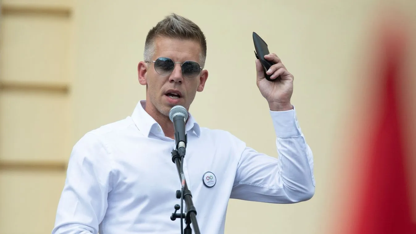 Konteósra vette a figurát Magyar Péter Miskolcon