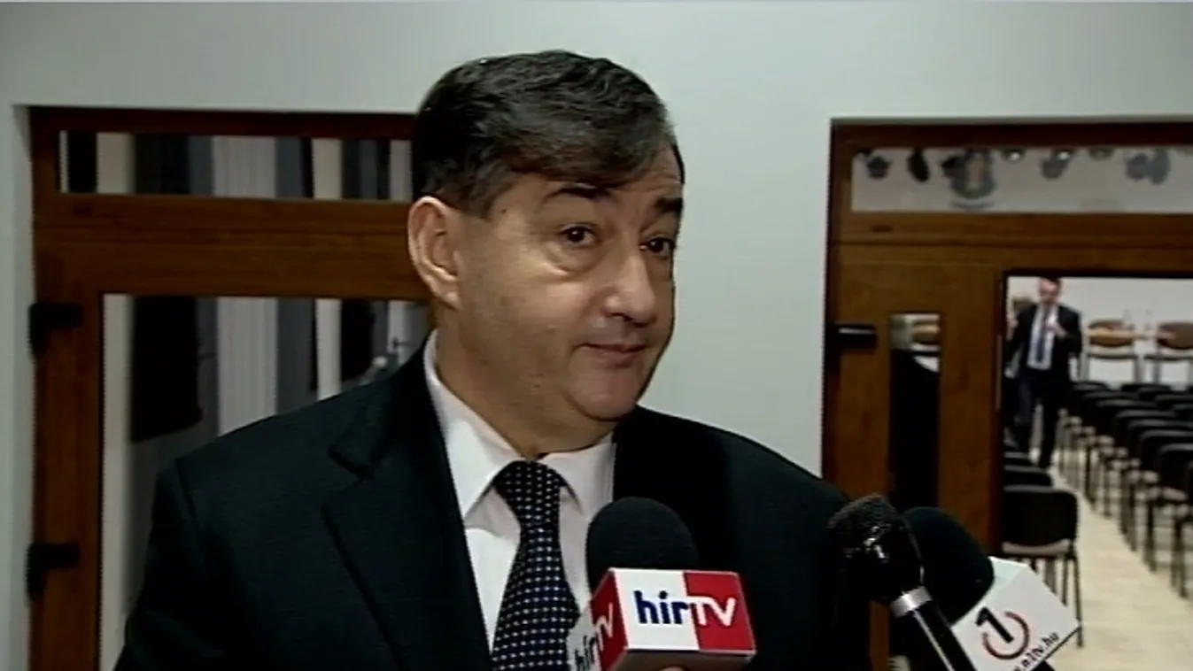 Vihetik Mészárosék a Veszprémet