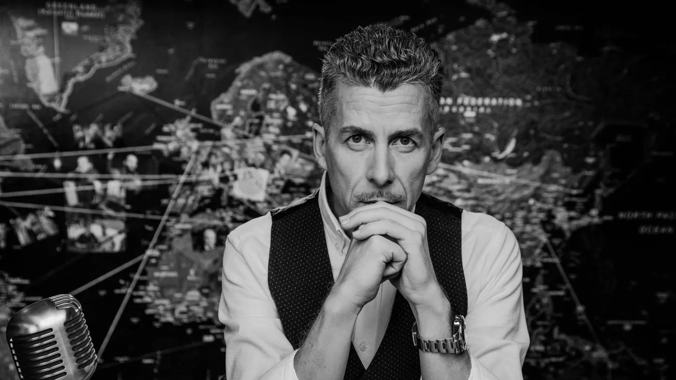 A Facebookon üzent Rákay Philip a momentumos Cseh Katalinnak