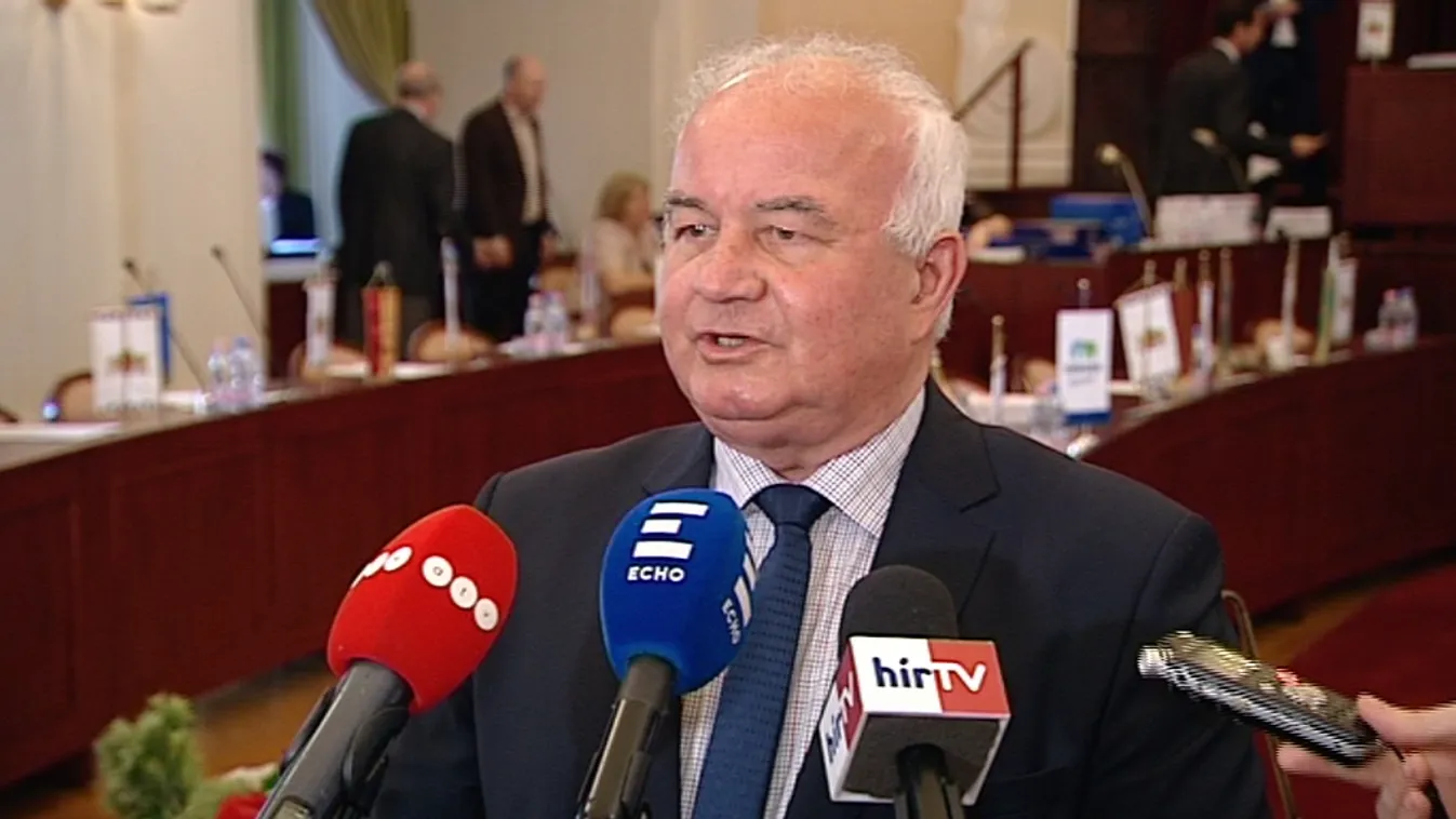 A XV. kerületi DK-s polgármester az Országgyűlésben folytatja