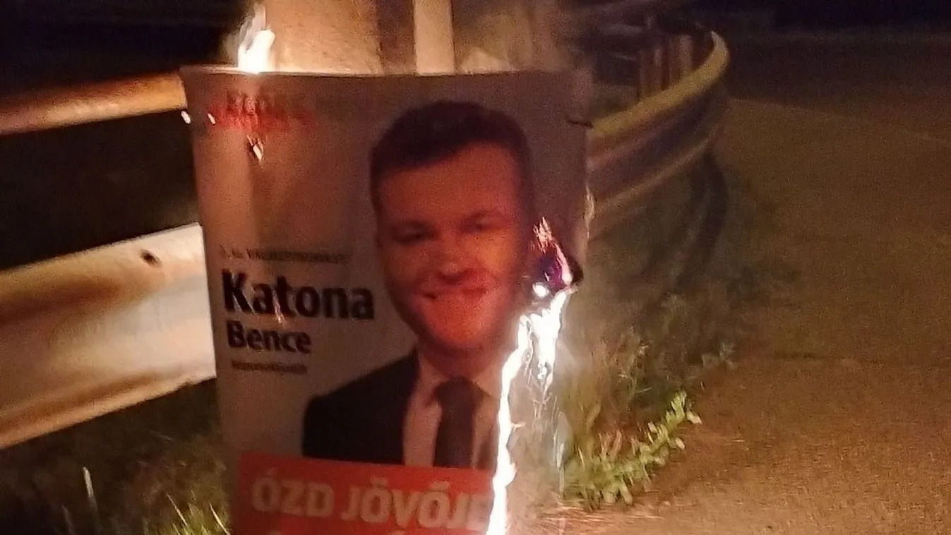 Vandalizmus Ózdon: felgyújtották a Fidesz plakátjait