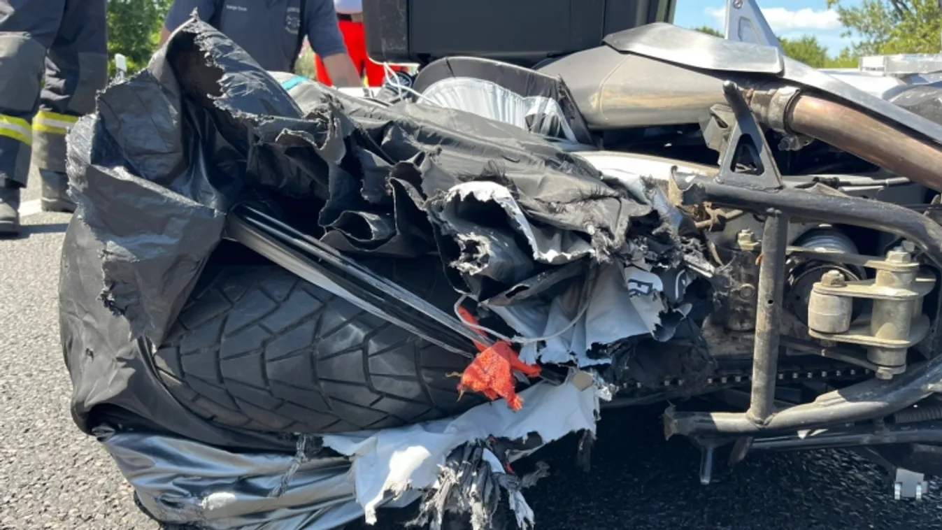 Meghalt egy motoros az M7-esen