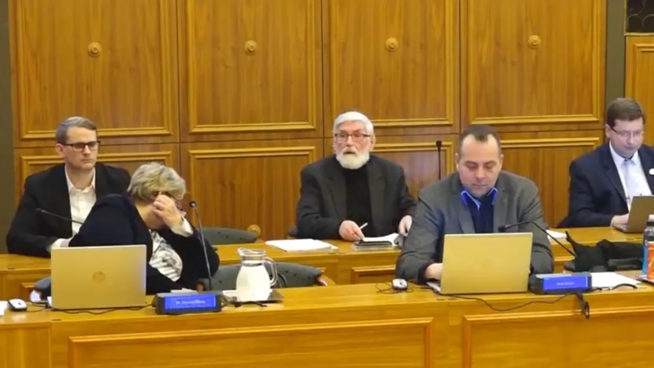 1,4 milliárd forinttal tartozik Pécs balliberális vezetése saját városüzemeltetési cégének + videó