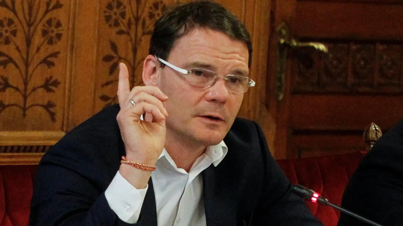 Elfogadták, emelkedhet a reklámadó