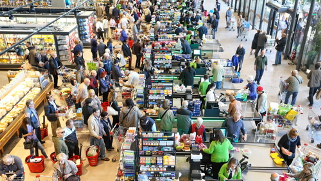 Kárpátalja: Sorok a határátkelőkön és a benzinkutaknál