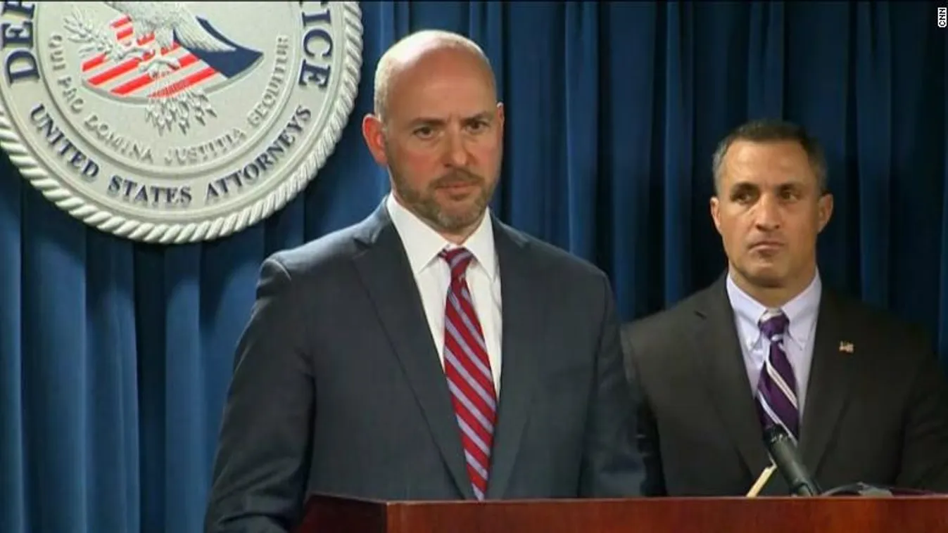 Ötven embert vádoltak meg főiskolai csalással