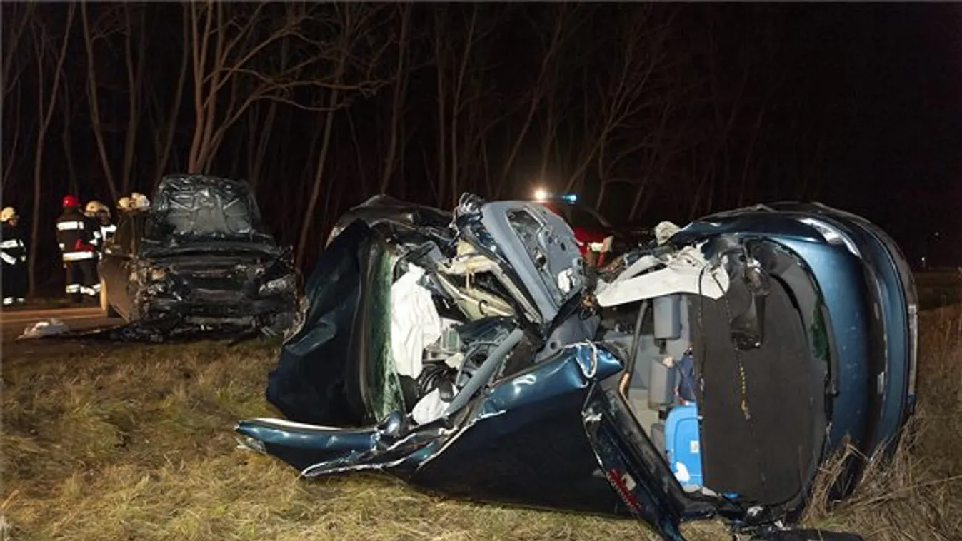 Halálos tömegkarambol a 83-ason