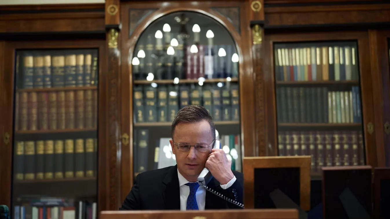 Telefonon egyeztetett Szijjártó Péter az ukrán elnöki hivatal vezetőjével