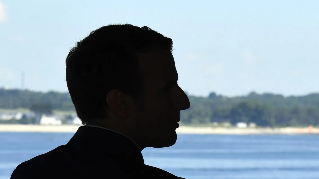 Teljesen elszigetelte magát Emmanuel Macron