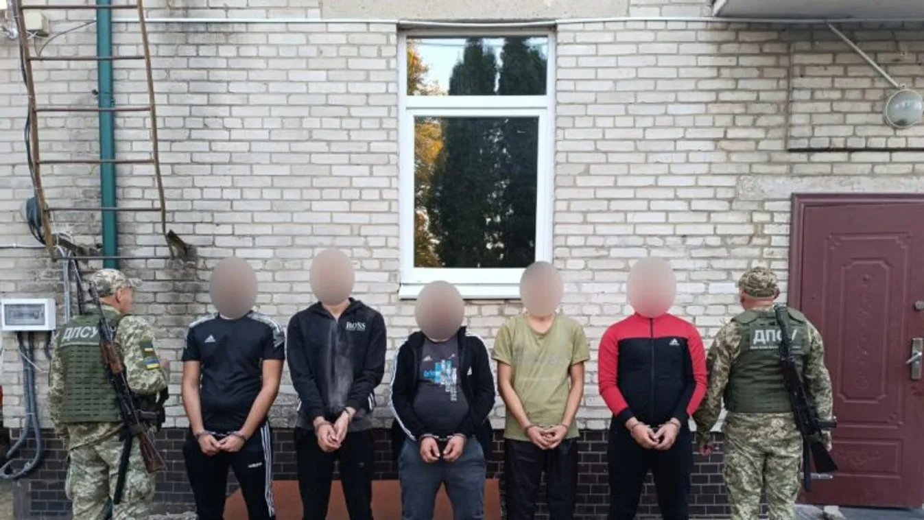 Kárpátalja: A biztos halál elől menekültek, de a román határon elfogták őket