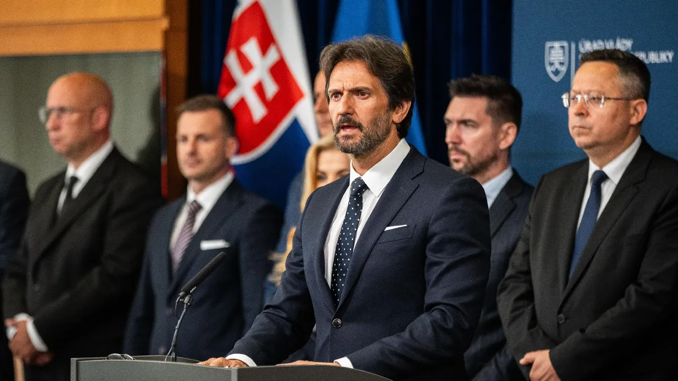 Négy lövedék találta el a szlovák miniszterelnököt, még nincs túl az életveszélyen