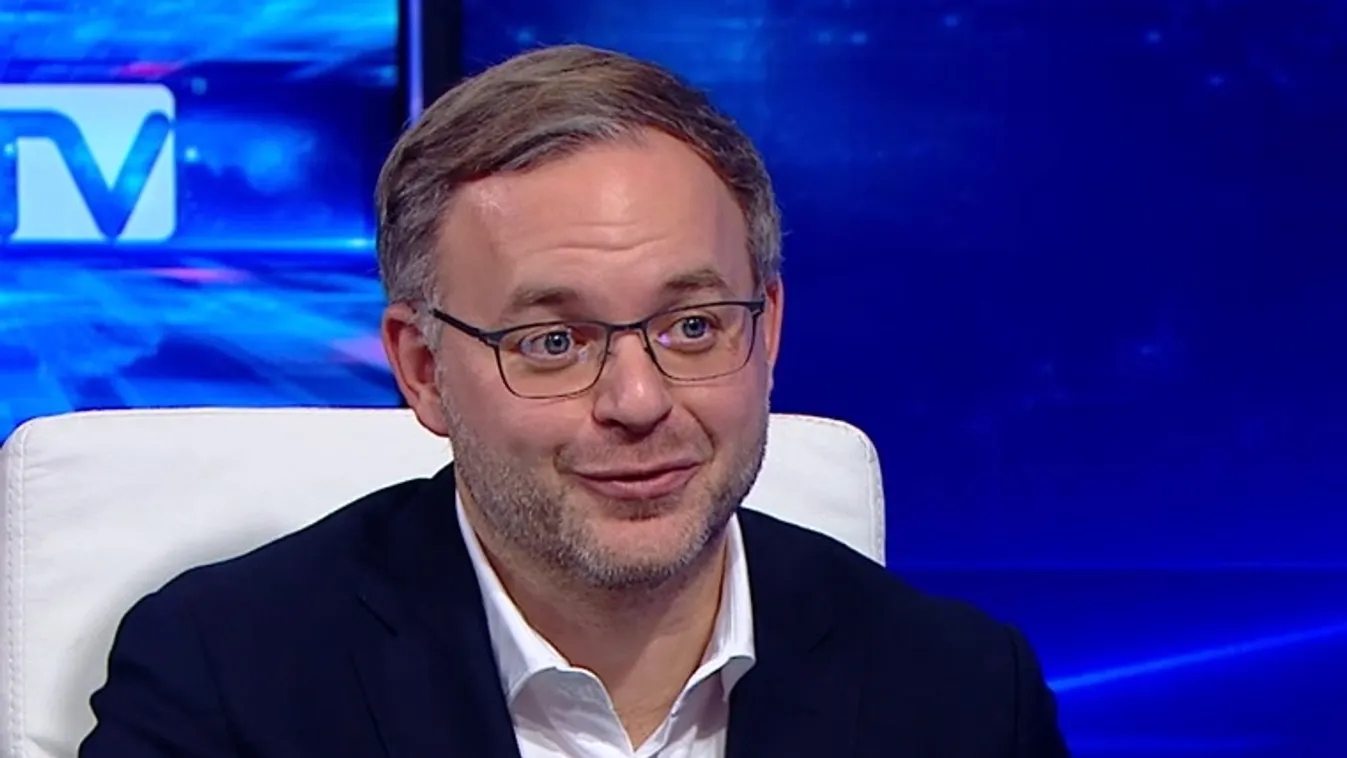 Orbán Balázs megvédte doktori értekezését az ELTE-n + videó