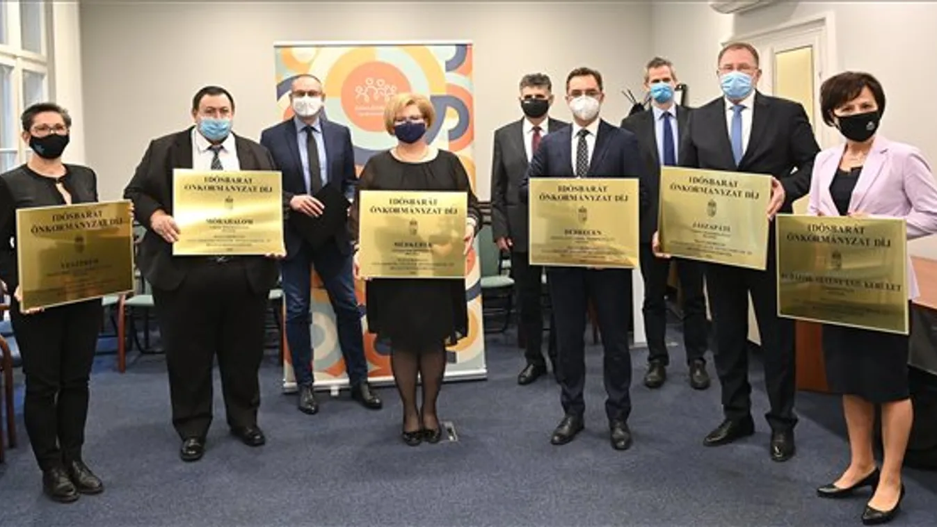 Tizenkét Idősbarát Önkormányzat Díjat adtak át idén