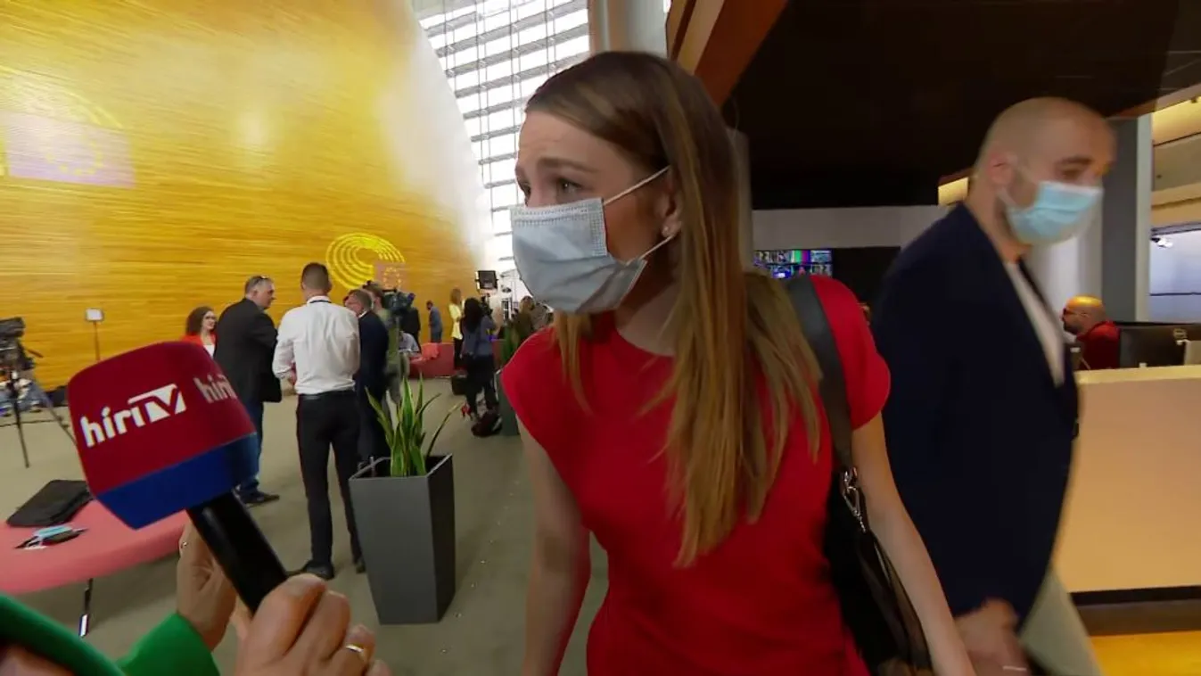 Arcpirító kettős mérce Brüsszelben!