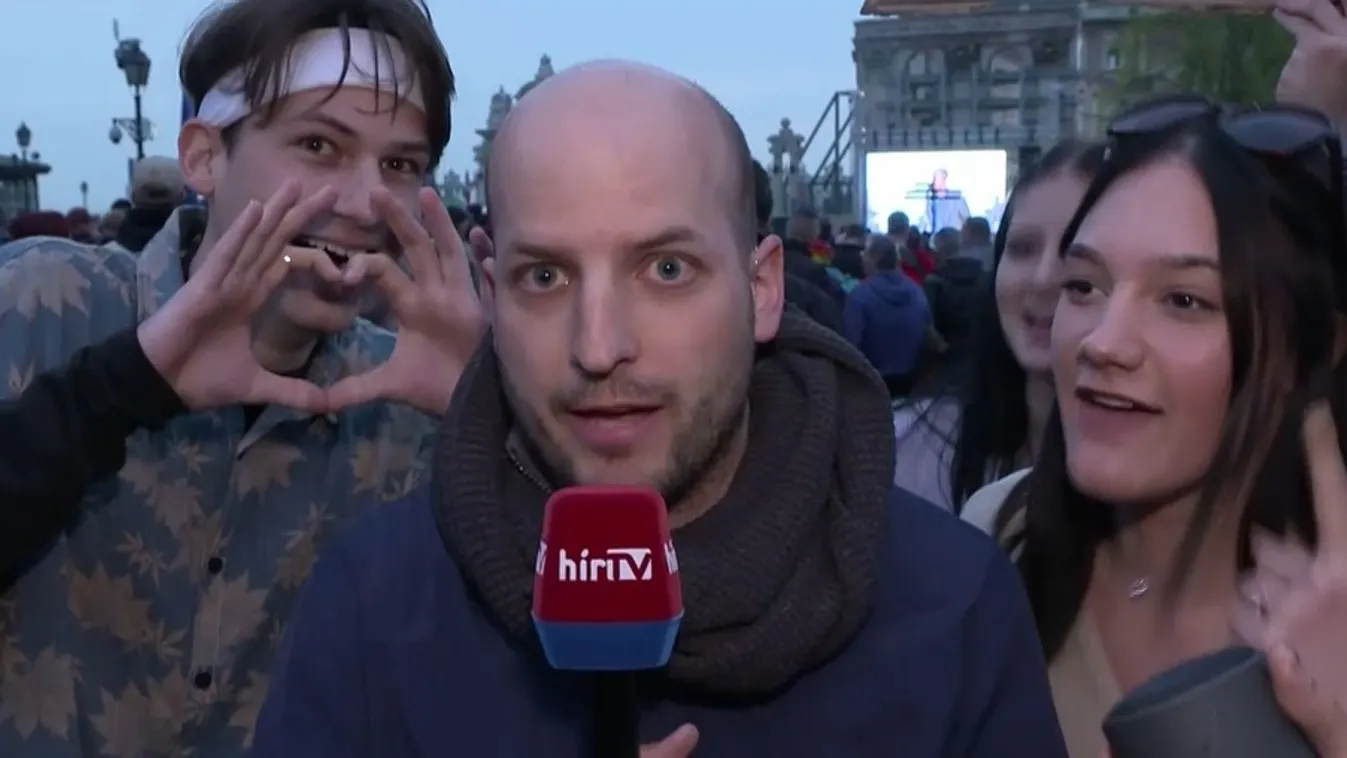 Hídfoglalás - Újfent lázba jöttek a tüntetők a Hír TV élő bejelentkezésekor + videó
