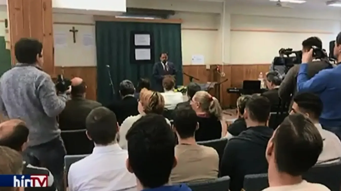 Rendszeresen kampányolnak kormánypárti politikusok iskolákban