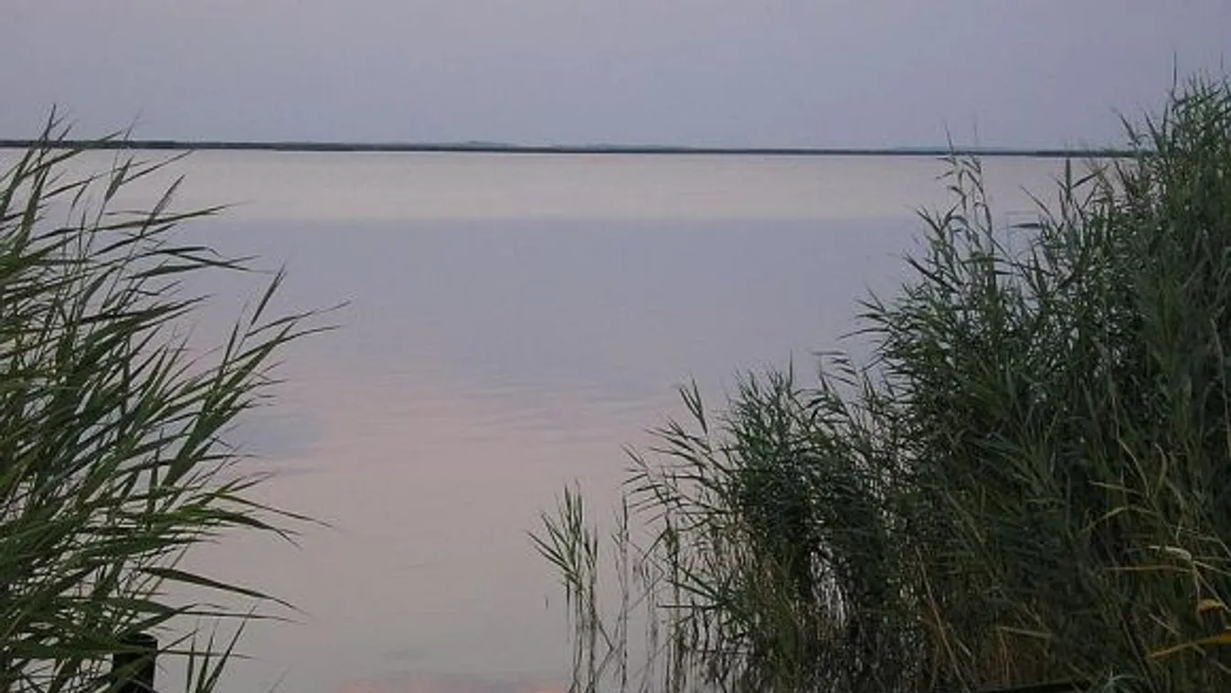 Ég a nádas Fonyódnál