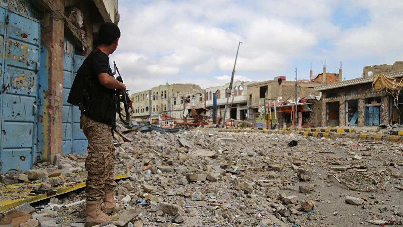 Zsúfolt piacot bombáztak Jemenben