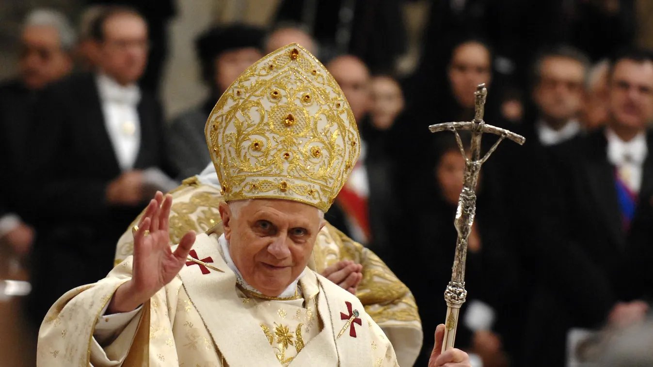 Imára szólítottak fel XVI. Benedekért