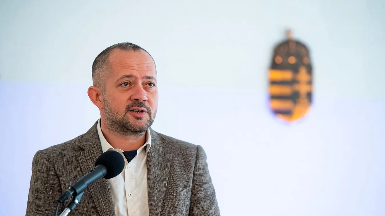 Gyopáros Alpár: pályázni lehet falusi utcák, járdák, hidak, kerékpárutak felújítására