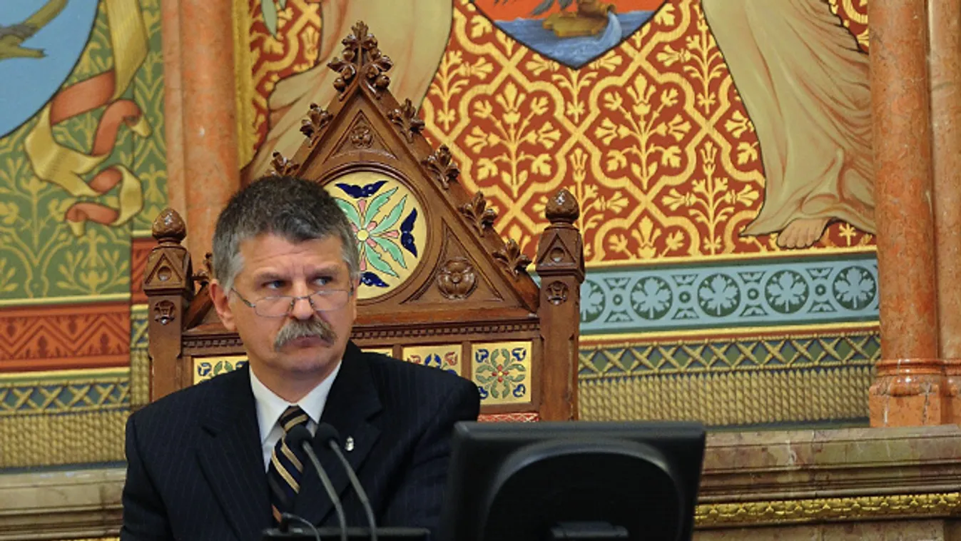 Szigorodhatnak a fegyelmi szabályok az Országgyűlésben