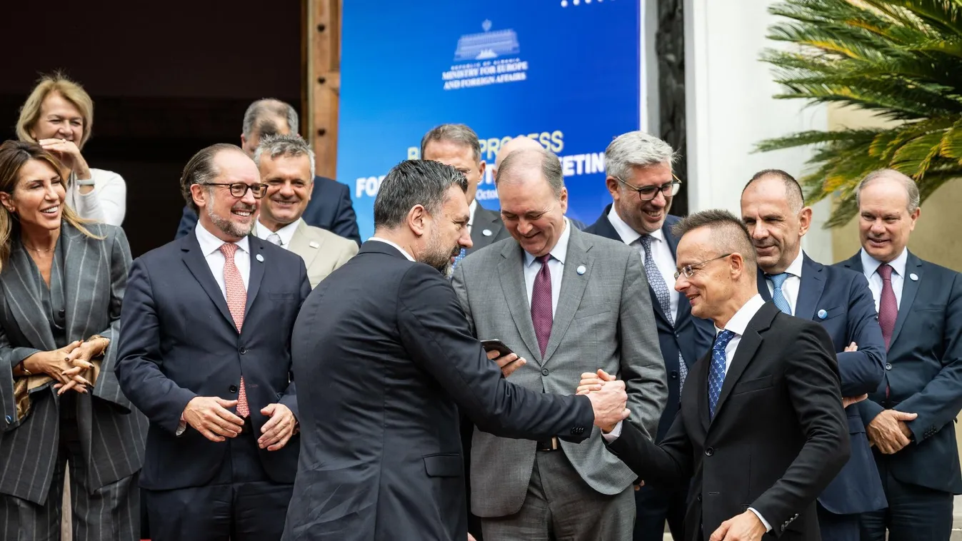 Szijjártó Péter: az Európai Unió bővítésére és a brüsszeli migrációpárti politika beszüntetésére van szükség