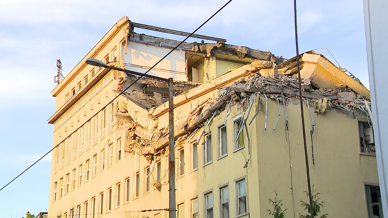 Leomlott egy hatemeletes épület felső három emelete Budapest XII. kerületében