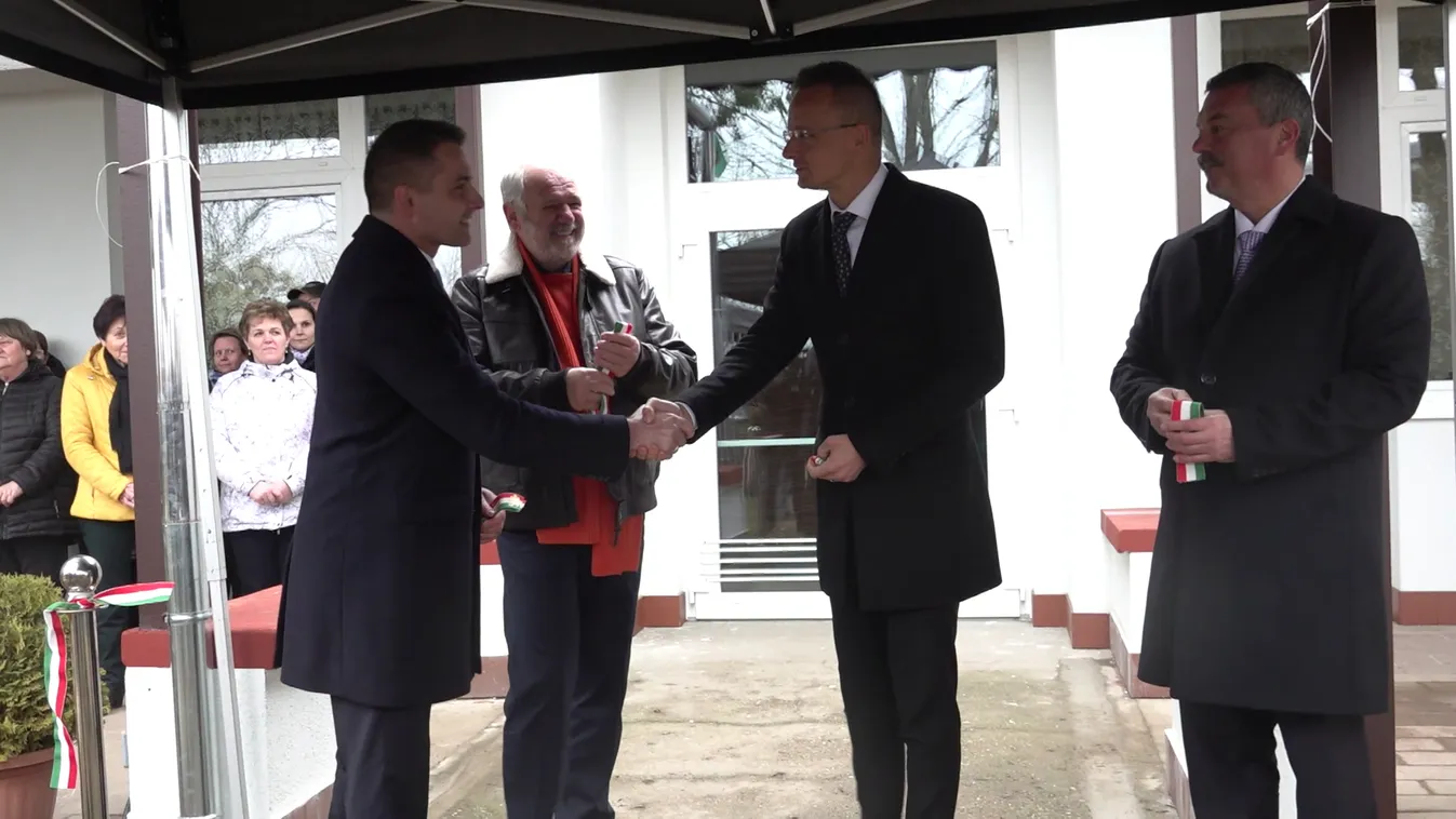 Szijjártó: A kormány feladata, hogy gondoskodjon az idősekről